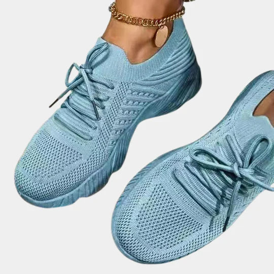 Komfortable og støttende kvindesneakers i pink. Ideelle som fritidssko eller gåsko med letvægtsdesign.