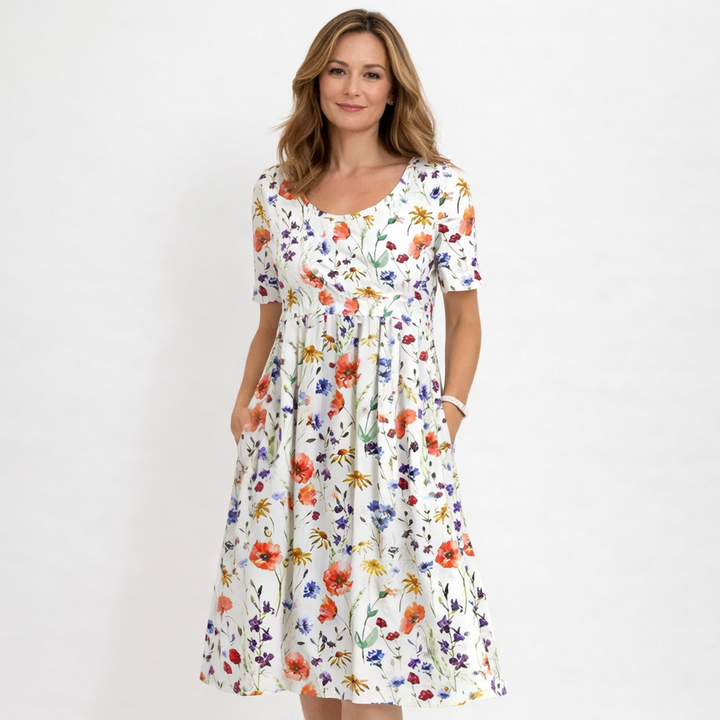 Vintage blomsterkjole til kvinder, med romantisk snit og A-form, perfekt som elegant sommerkjole.
