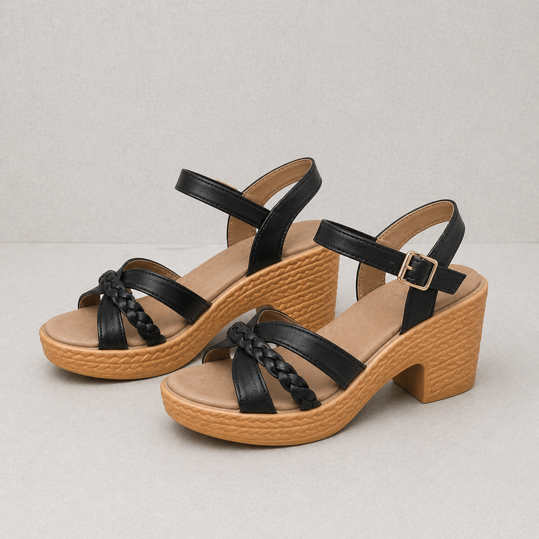 Flettede dame sandaler med elegant blokhæl, ideelle som komfortable sommersko.