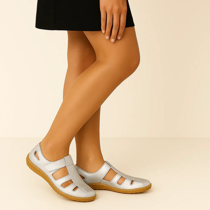 Ortopædiske kvindesandaler med dyb fodstøtte og ergonomisk design, ideelle til lange dage.