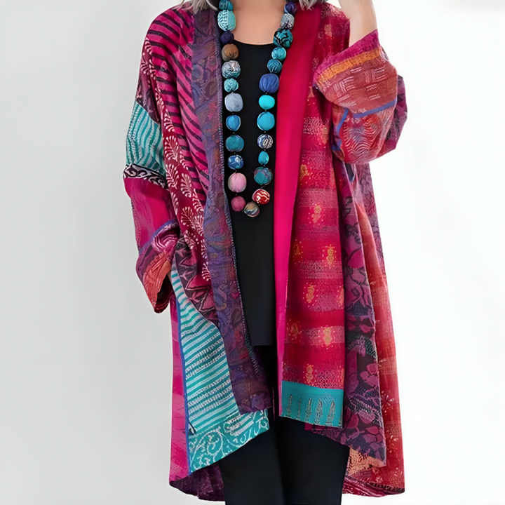 Kvinders boheme kimono cardigan med farverigt, frit faldende mønster. Stilfuld og let til enhver lejlighed.