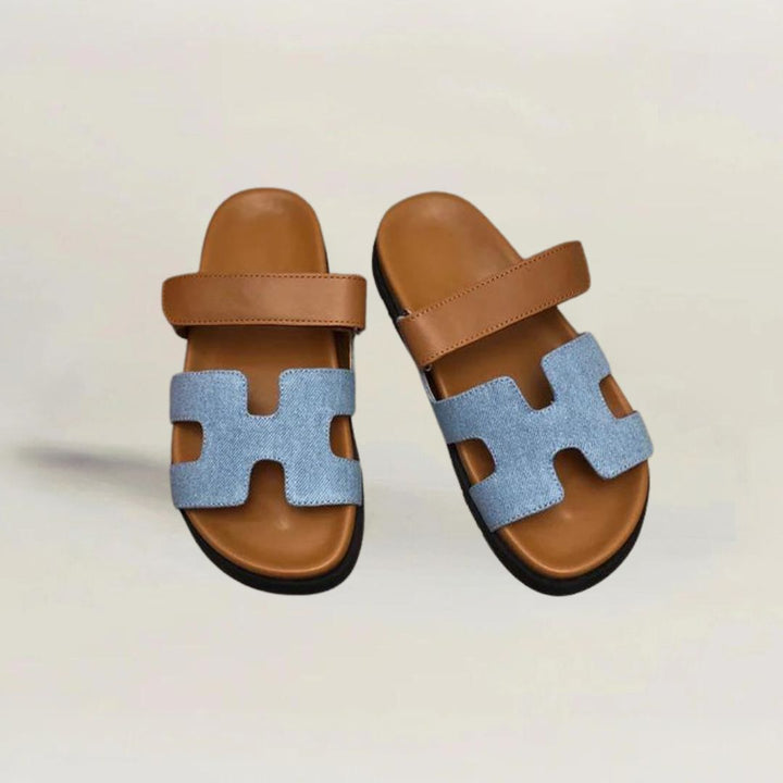 Alsidige flade sandaler til kvinder. Slip-on model, der er både komfortabel og moderne til enhver lejlighed.