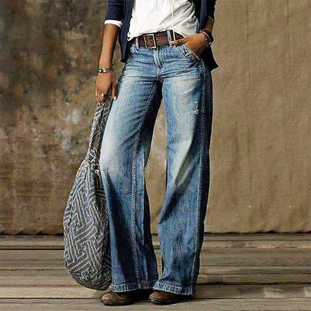 Dame baggy jeans med løs pasform, perfekte til afslappet hverdagsbrug. Komfortabelt dametøj i moderne stil.
