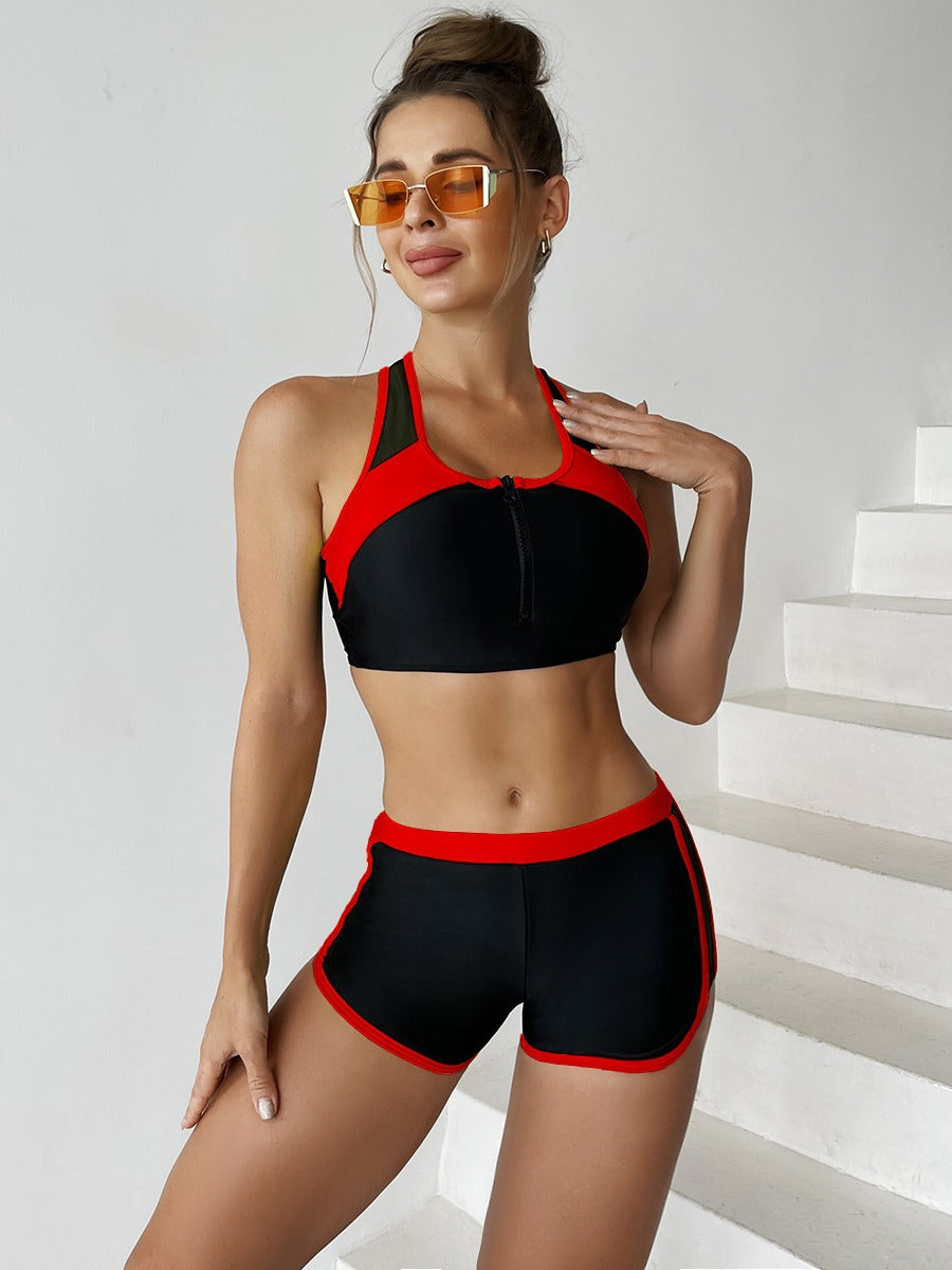 Performance-fokuseret sporty bikinisæt med top og shorts til damer, optimalt til strand og pool.