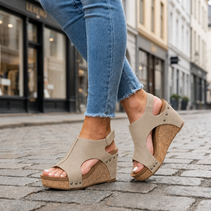 Behagelige kvinde sandaler med ergonomisk støtte. Perfekt sommerfodtøj til hverdagskomfort. Fås i sort, brun, beige.