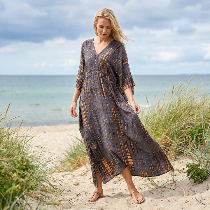 Dame maxi sommerkjole med boheme print, løs pasform, V-udskæring, ideel til luftig feriestil.