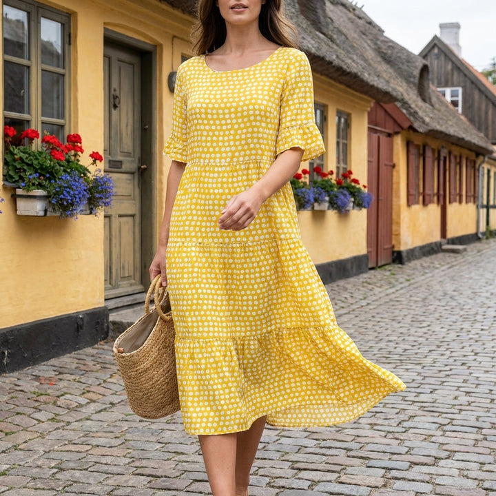 Modebevidst prikket midi kjole med korte ærmer; en let og komfortabel sommerkjole til kvinder.