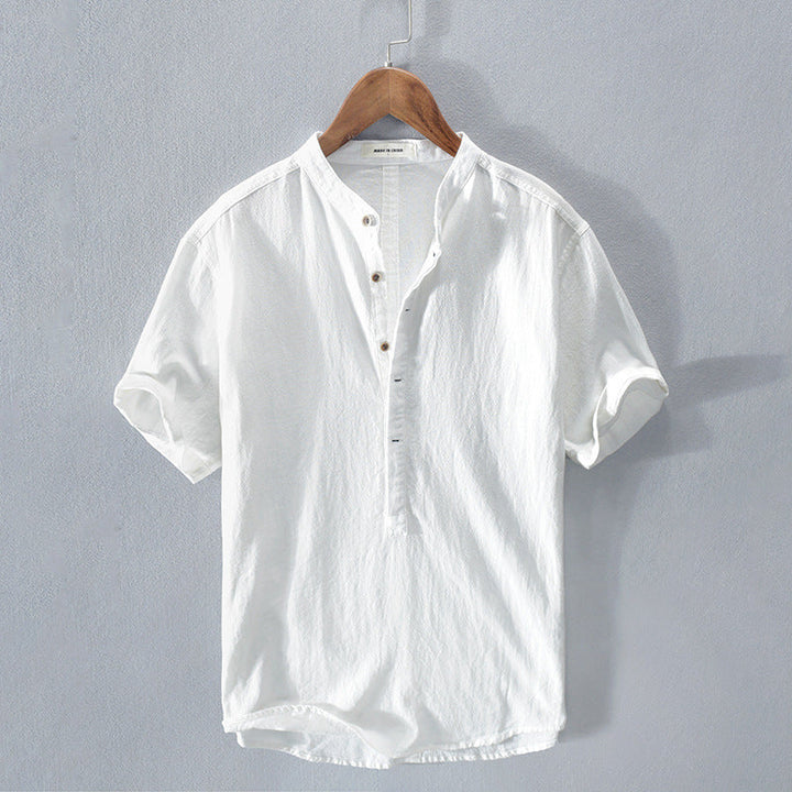 Stilfuld button-down herreskjorte, Eskild, med åndbar løs pasform, perfekt til mænds afslappede sommer- og hverdagsbrug.