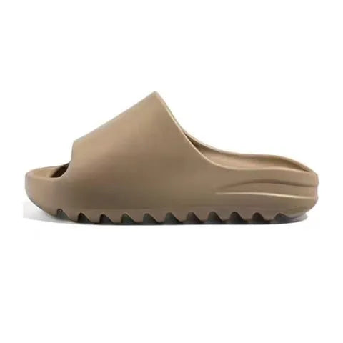 Rejsevenlige damesandaler, slip-on design og komfortable til lange gåture.
