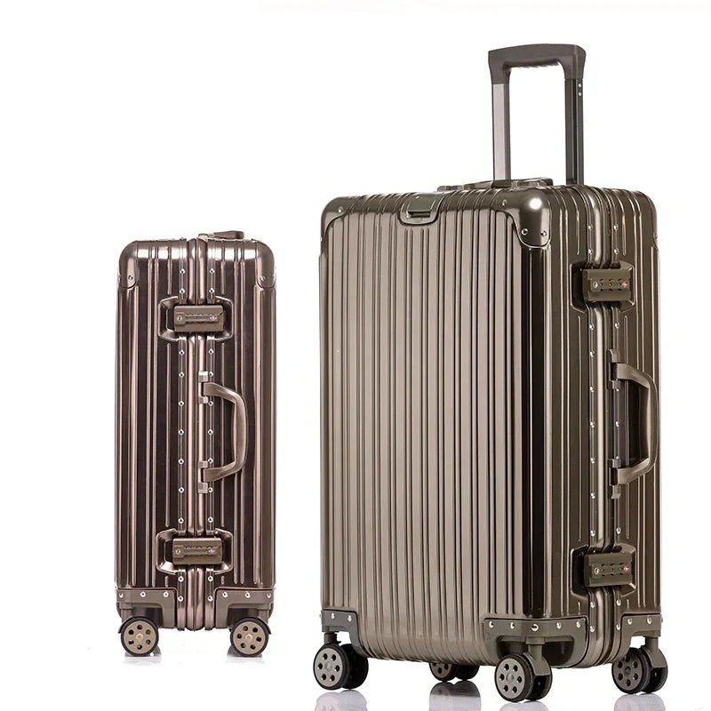 Elegant og robust aluminiumskuffert, en pålidelig business og feriekuffert med solid metal konstruktion.