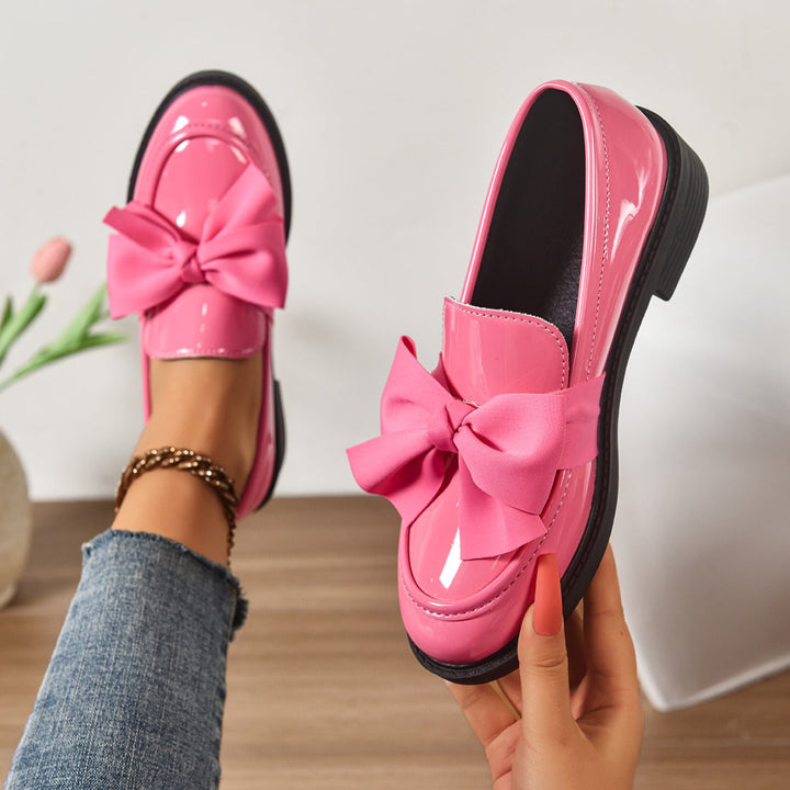 Elegante dame loafers med sløjfe, perfekte til hverdag & kontor. Komfortable slip-on sko til kvinder.
