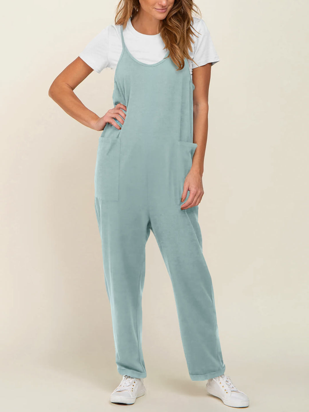Afslappet kvinders jumpsuit med elastisk talje, ideel til en dag derhjemme.
