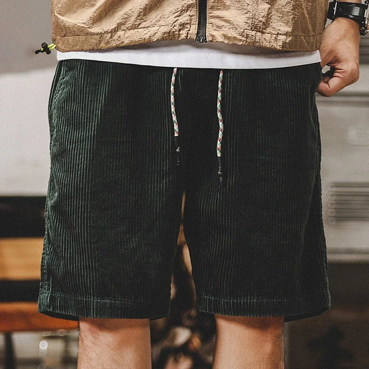 Løse herre forårsshorts med snøre i taljen, designet for maksimal komfort og en afslappet hverdagsstil.