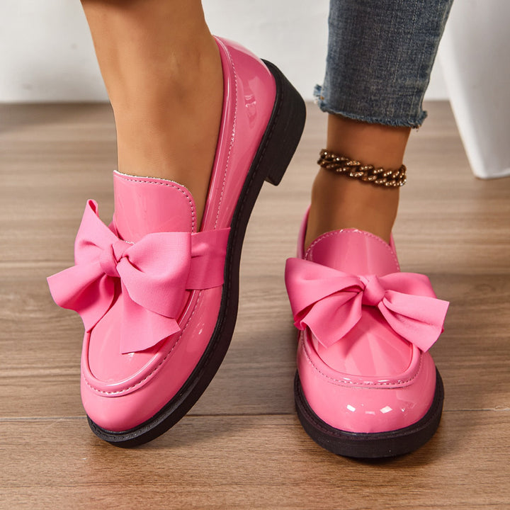 Klassiske brune kvinder loafers med sløjfe. Komfortable & elegante kontor sko. Perfekte til daglig brug.