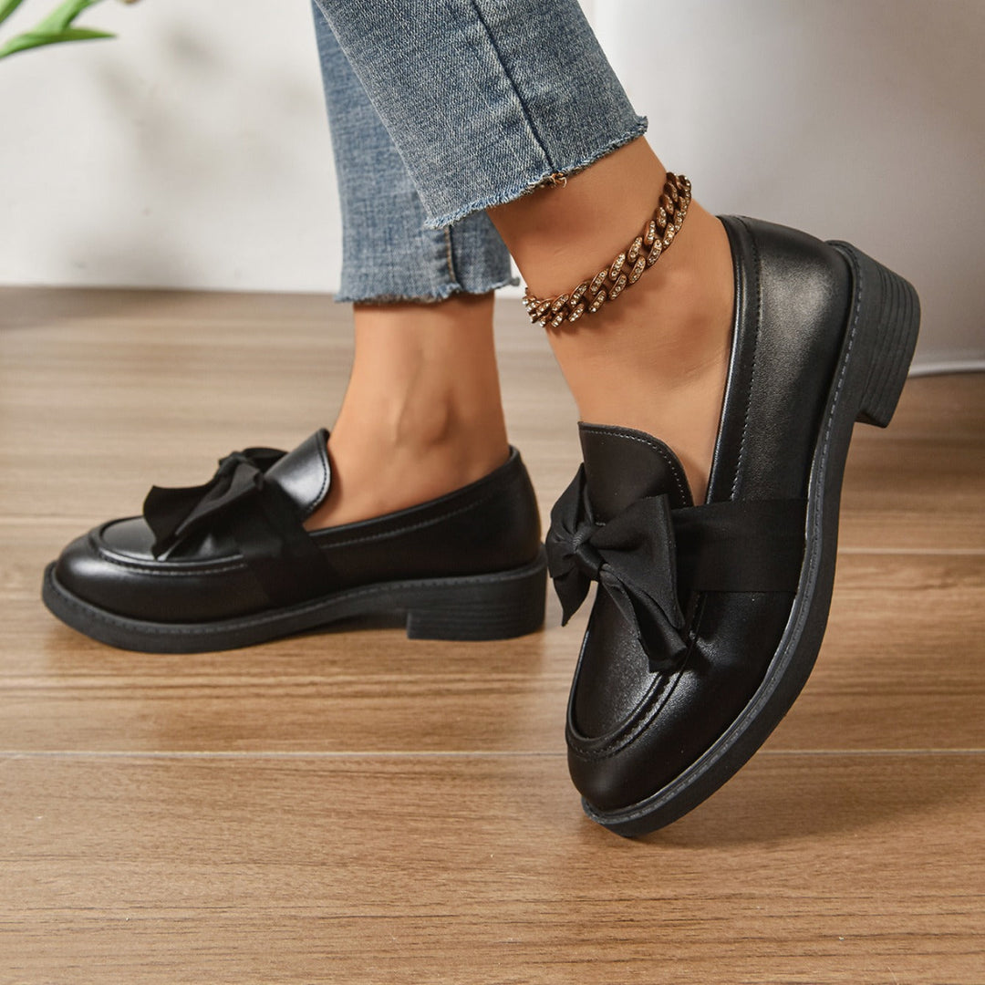 Feminine & stilfulde dame loafers med sløjfe. Perfekte slip-on sko til enhver lejlighed. Komfortabel.