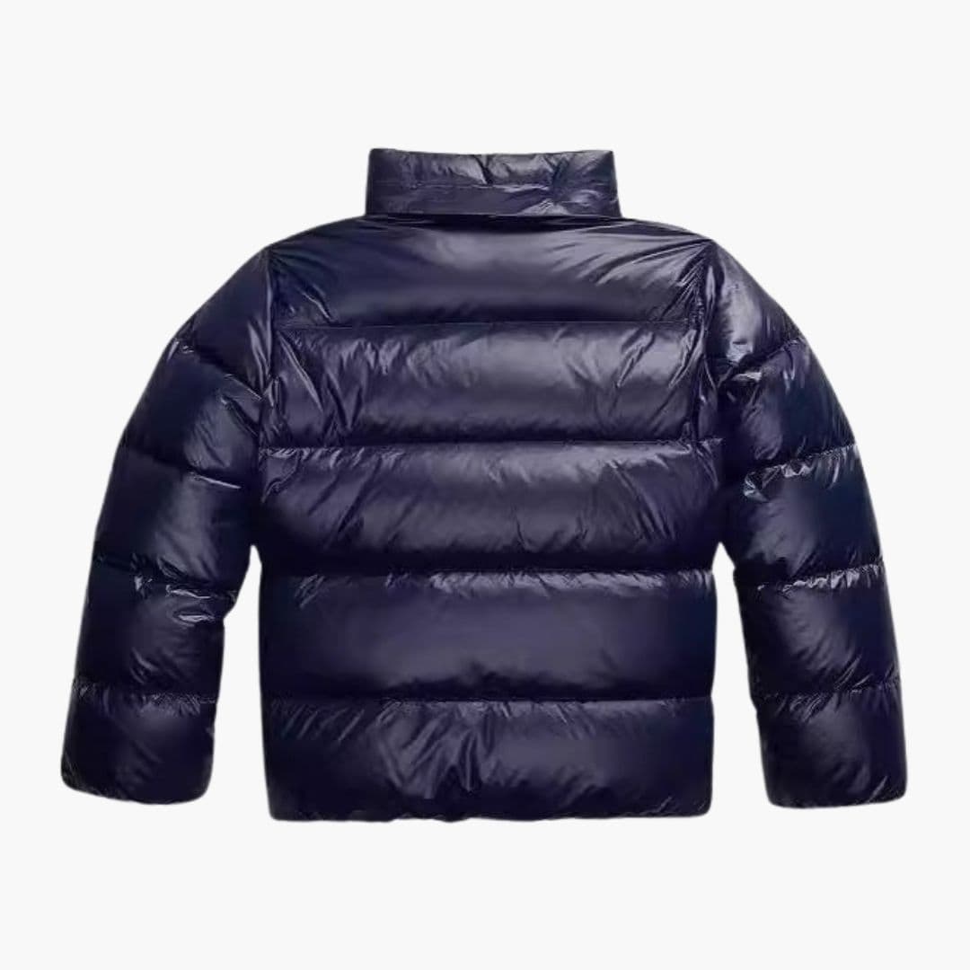 Efterårs/vinter quiltet jakke til kvinder. Casual mode med hætte og frontlommer.