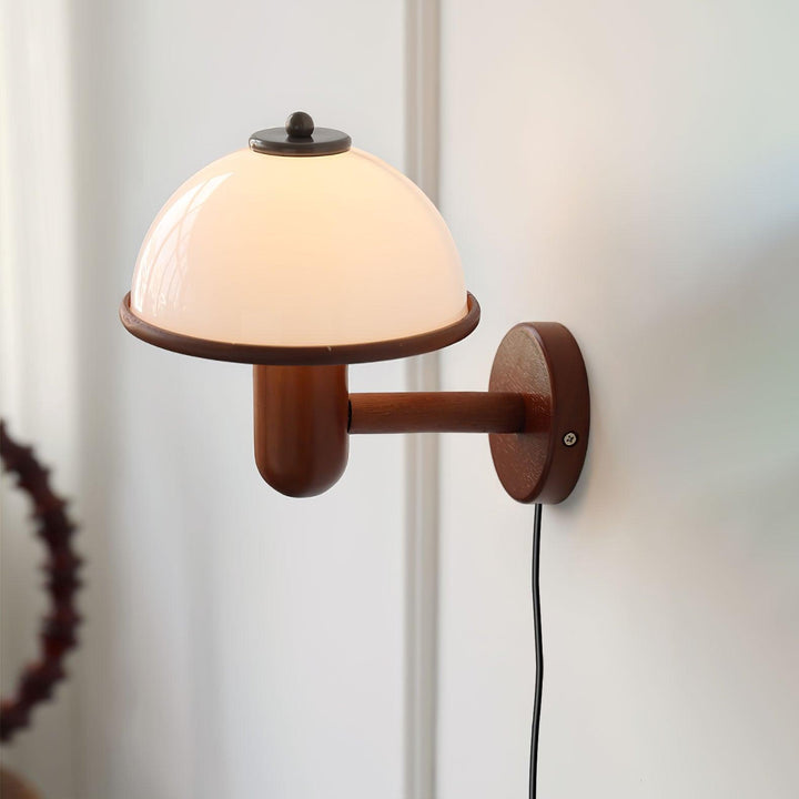 Moderne væglampe med svampedesign i træ