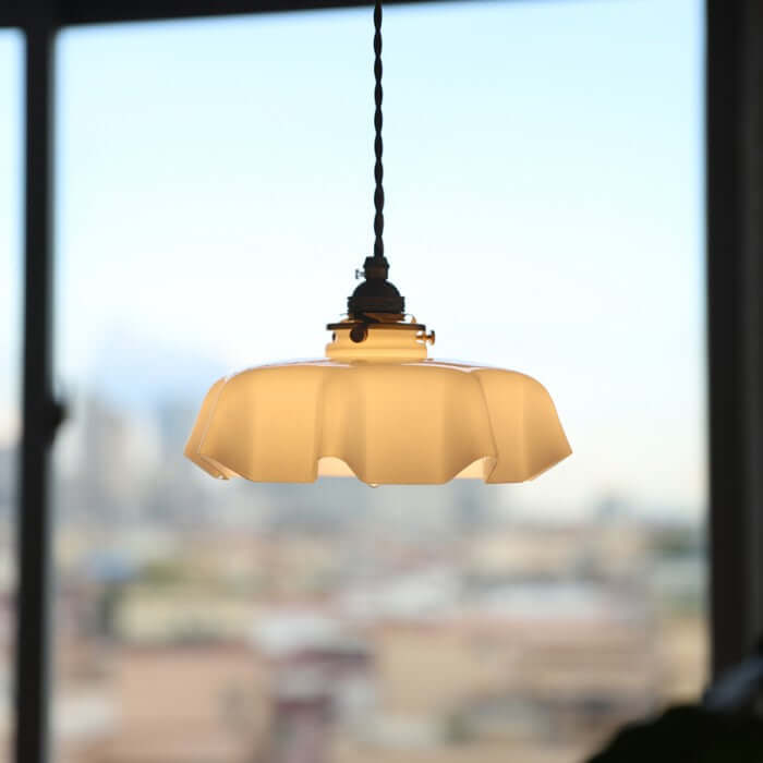 Retro Pendellampe i creme glas blomsterdesign