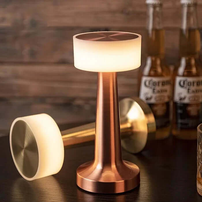 Dæmpbar LED bordlampe med genopladeligt batteri