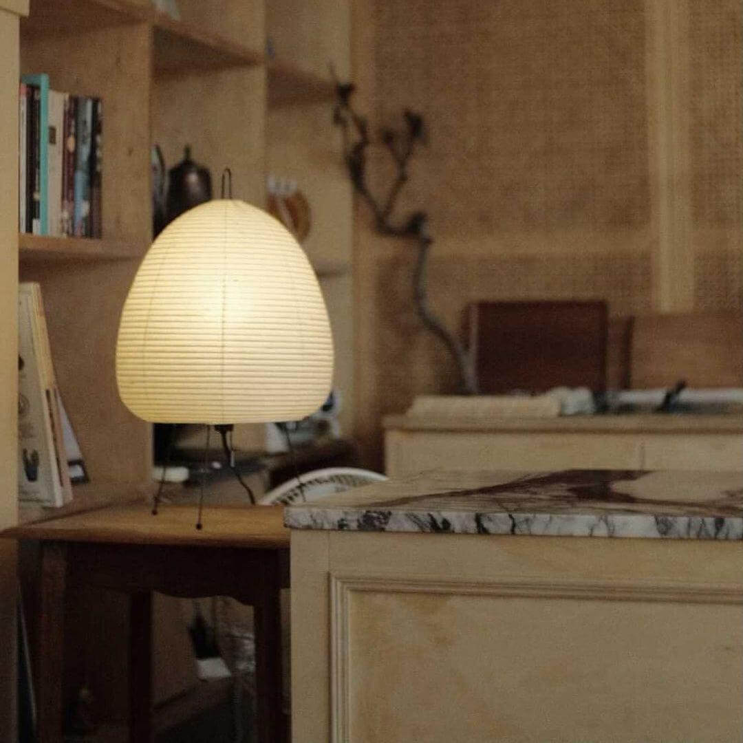 Minimalistisk japansk bordlampe Yumi