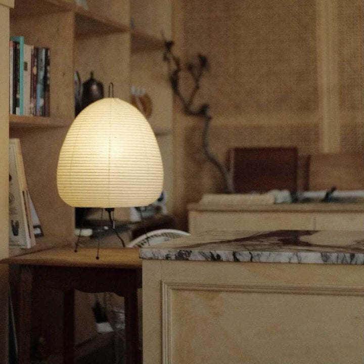 Minimalistisk japansk bordlampe Yumi