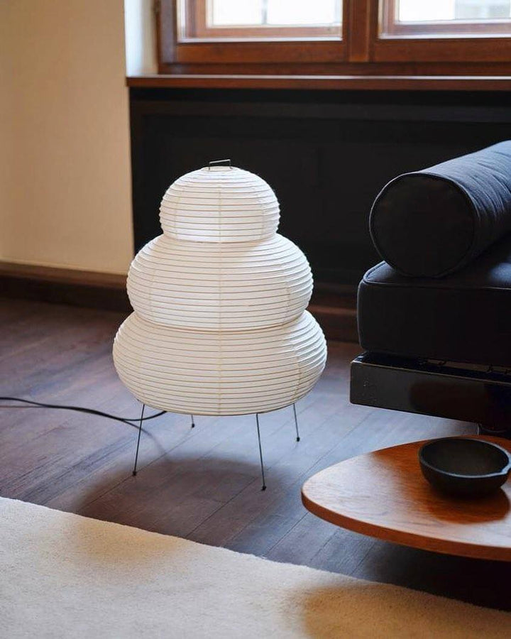 Minimalistisk japansk bordlampe Yumi