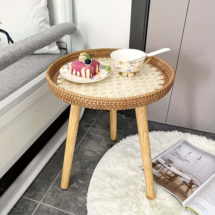 Rund rattan sidebord i naturtræ