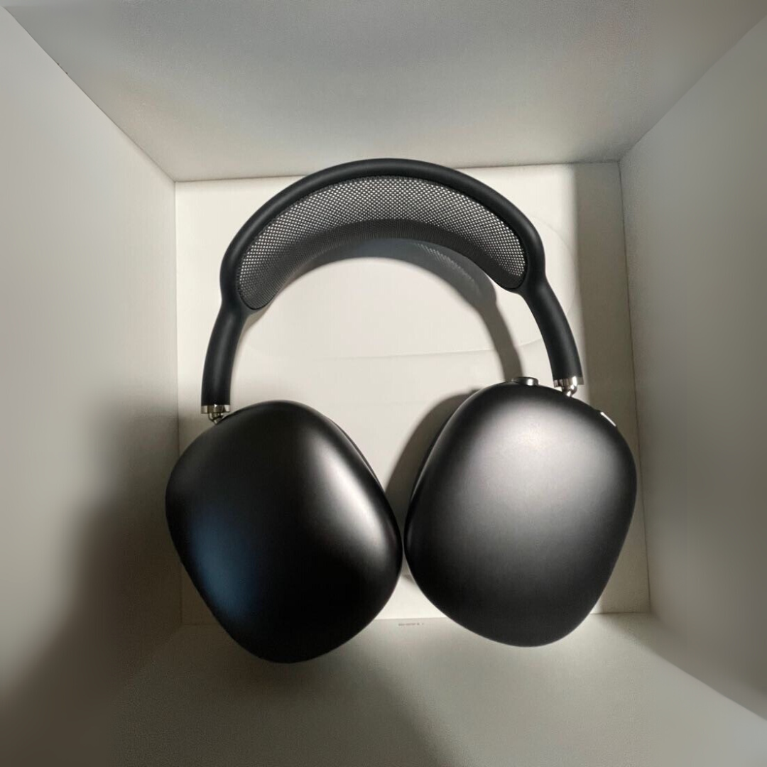 AeroBeats trådløse hovedtelefoner, sort, med Bluetooth 5.0, HiFi-lyd og støjreduktion. Rejsevenlig.