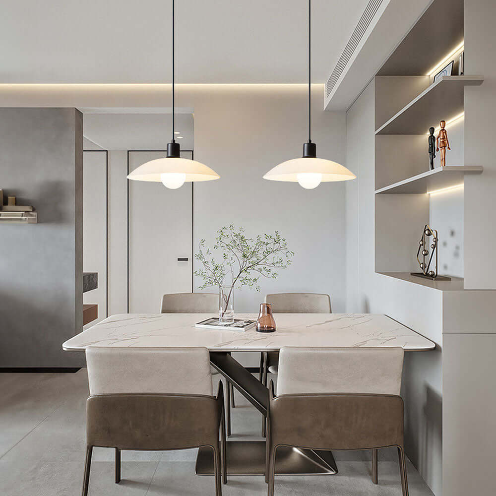 Minimalistisk Pendellampe i Hvidglas