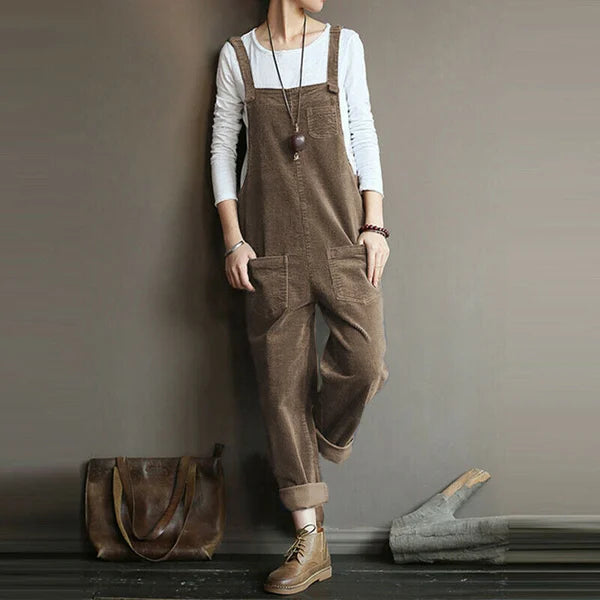 Afslappet dame overall med justerbare stropper i buksestil, perfekt til komfortabelt hverdagsbrug og retrolook.