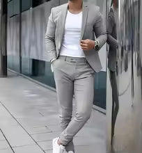 Mænds åndbare sommer sæt, elegant og slim fit. Ideel til varmt vejr og stilfuld sommer mode.