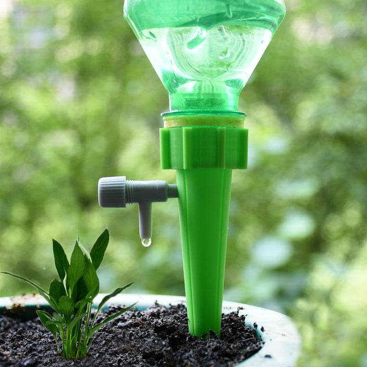 Automatisk vandingssystem til planter. Drypvanding og ferievanding for sund plantepleje indendørs/udendørs.