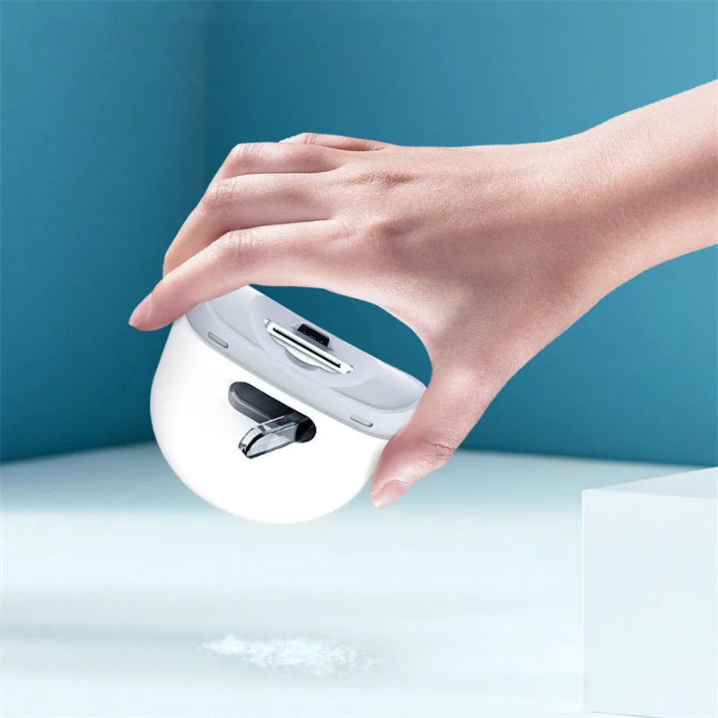 Genopladelig automatisk negleklipper med lys for ubesværet neglepleje. Perfekt til sikker manicure og pedicure.