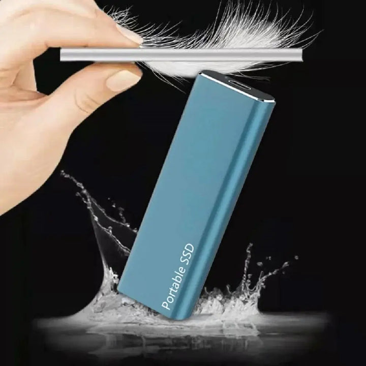 Robust bærbar aluminium SSD harddisk for sikker og hurtig digital lagring. Perfekt til farten.