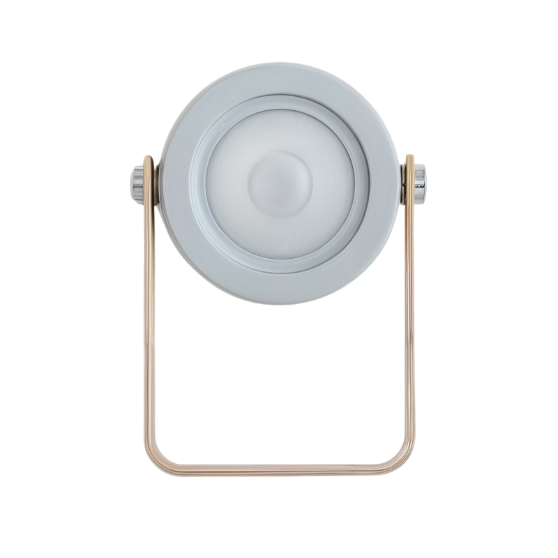 Blødt stemningslys fra dæmpbar LED lampe. Genopladelig og trådløs for nem indendørs placering.