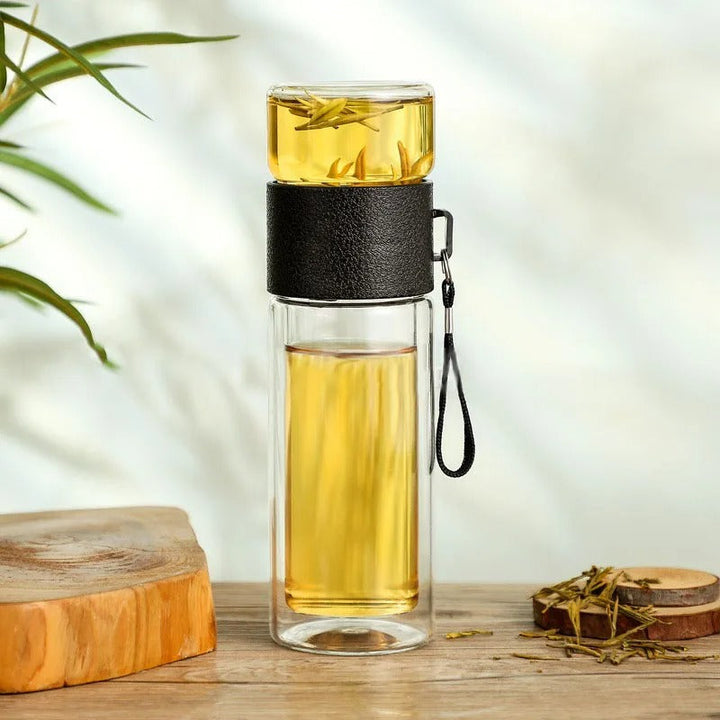 Kompakt termokande med indbygget te-infuser, et must-have til alle der elsker te på farten.