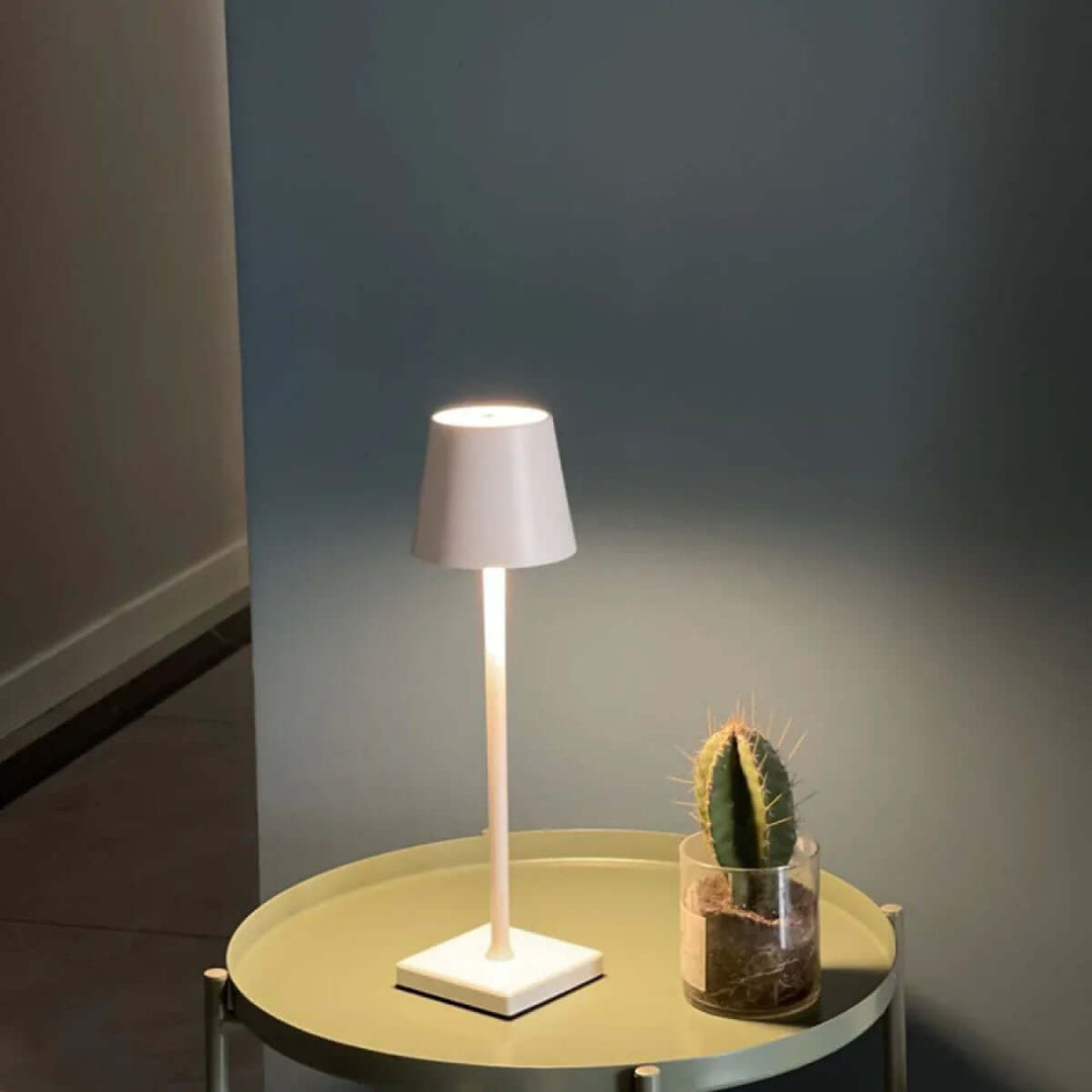 Dæmpbar bærbar LED bordlampe