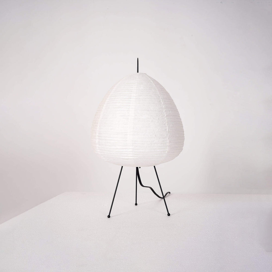 Minimalistisk japansk bordlampe Yumi