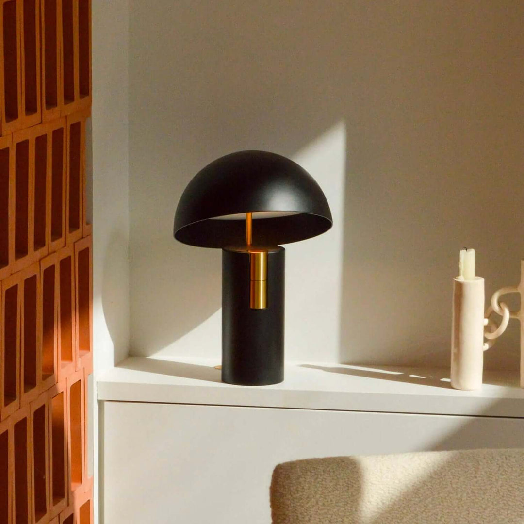 Moderne designer bordlampe med drejelige cylindre