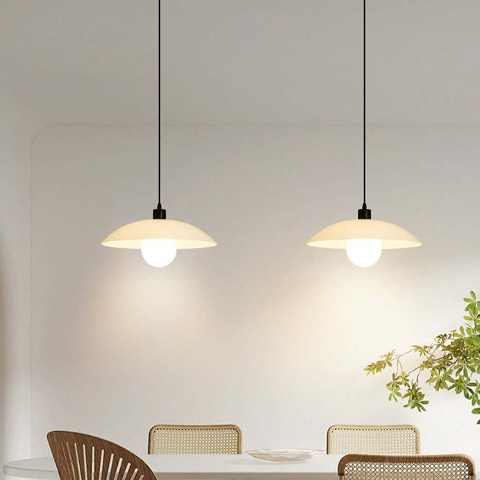 Minimalistisk Pendellampe i Hvidglas