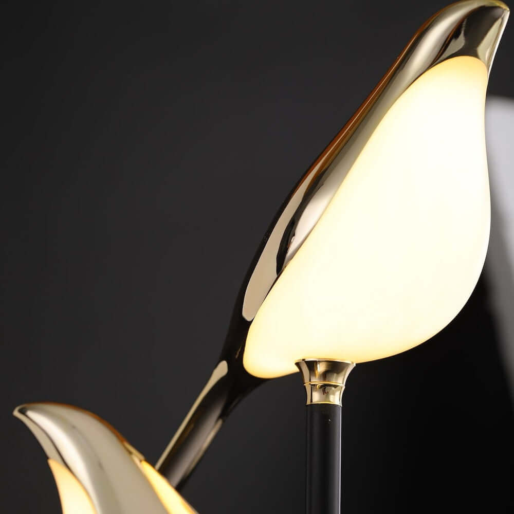 Moderne LED-bordlampe med fugledesign