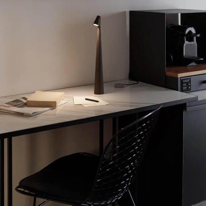 Bærbar LED-bordlampe, dæmpbar, i aluminium