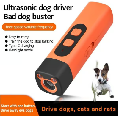 Detaljer af BarkEase ultralydstræner, der tilbyder effektiv og stille hundetræning med gøkontrol.