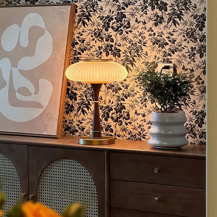 Moderne designer bordlampe i træ og metal, 36 cm
