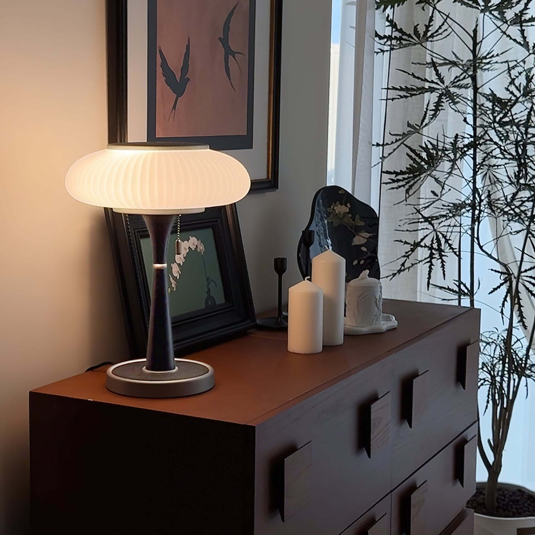 Moderne designer bordlampe i træ og metal, 36 cm
