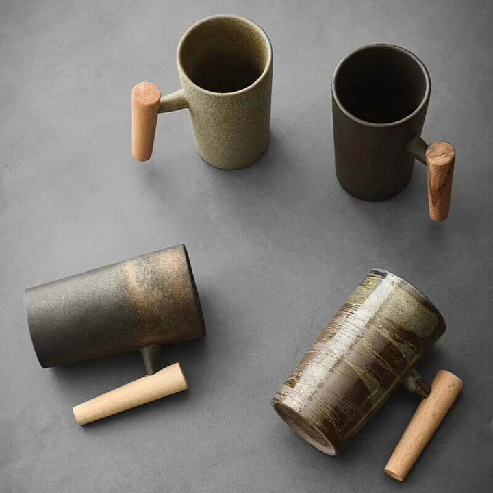 Minimalistisk Keramikkop med Træhåndtag