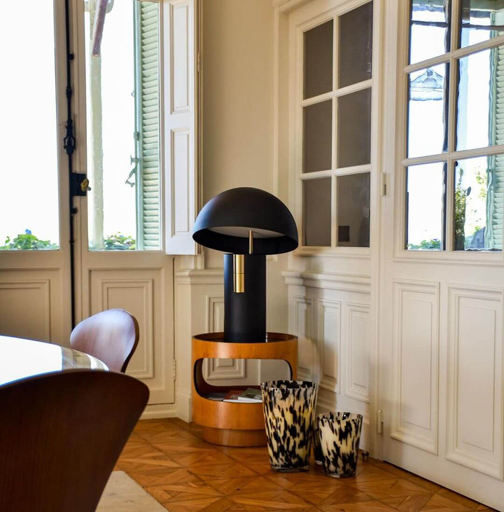 Moderne designer bordlampe med drejelige cylindre