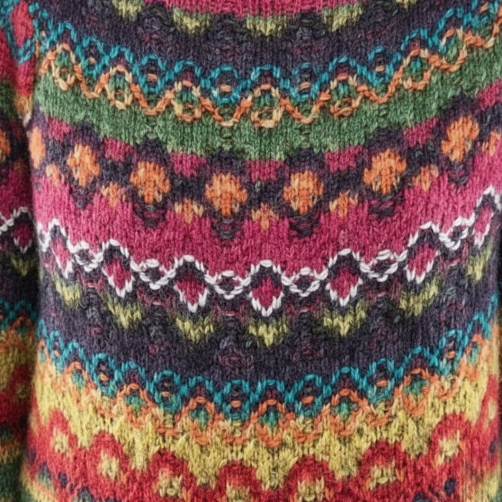 Lækker, blød striktrøje i pullover-stil for kvinder. Alsidig og stilren hyggestrik til hverdagen.