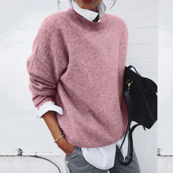 Hyggelig, blød striktrøje til damer, ideel til vinter. Casual mode med et elegant touch. Oversized og komfortabel.