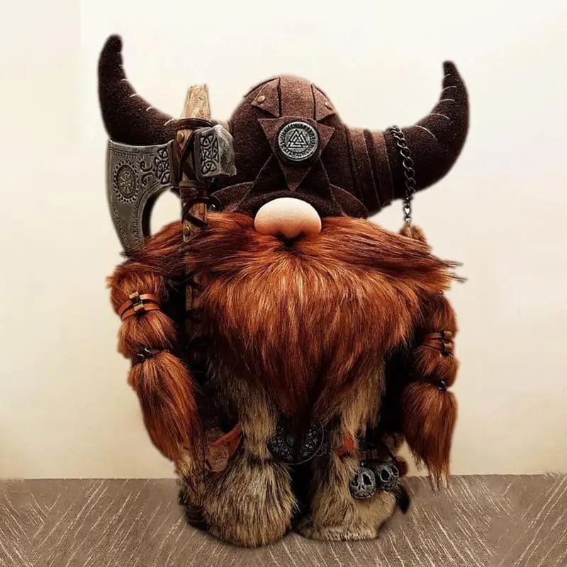 Blødt viking plysdyr med hjelm og skæg, perfekt til kram og leg for børn. En modig nordisk bamse.